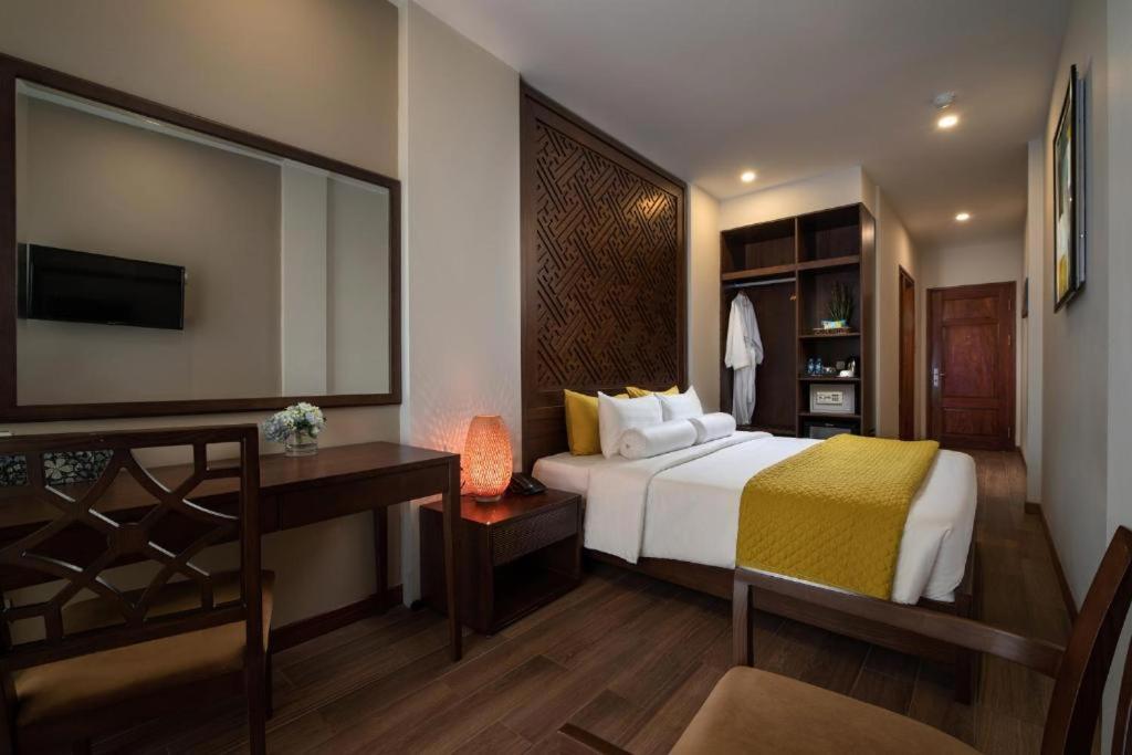 Khách sạn Hanoi Lakeside Premium