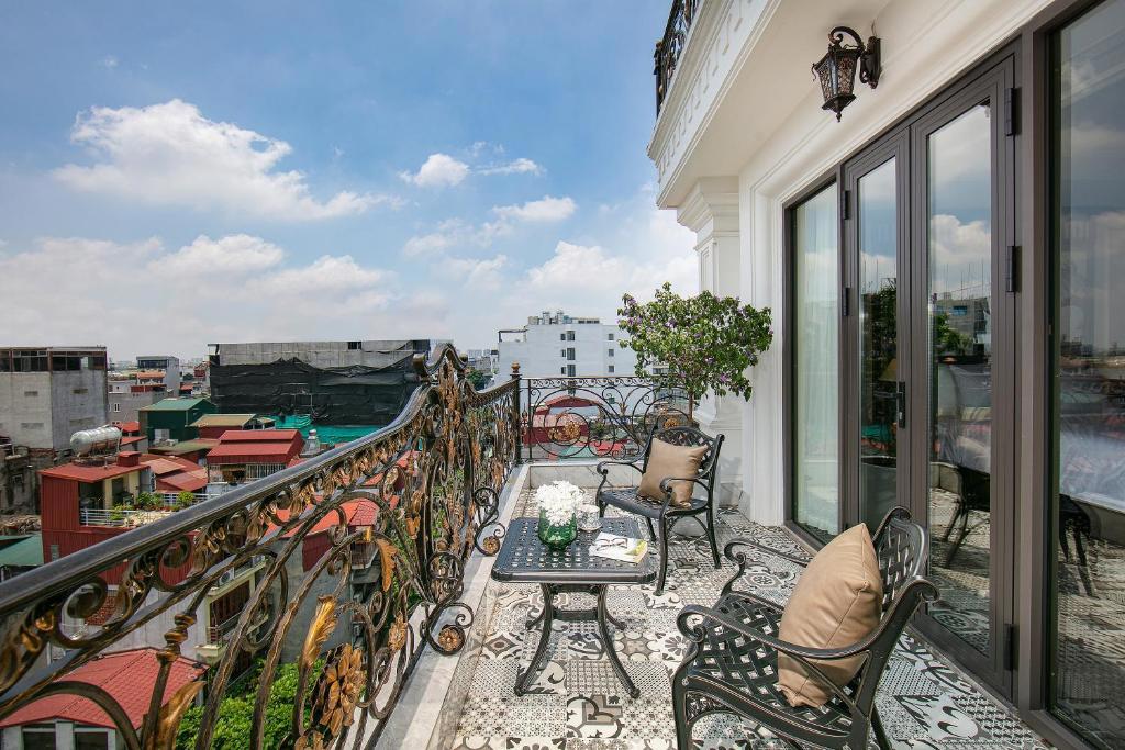 Khách sạn Amira Hotel Hanoi