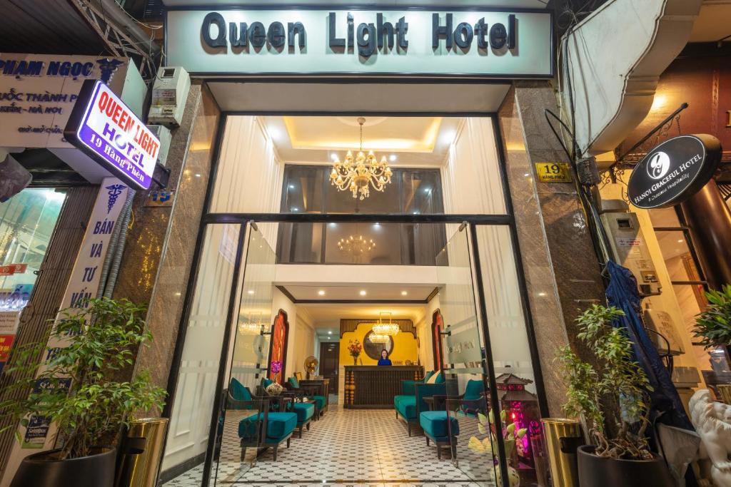 Khách sạn Queen Light Hotel
