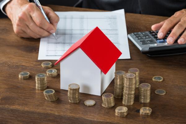 Hợp đồng tặng cho nhà đất người ngoài mất bao tiền thuế?