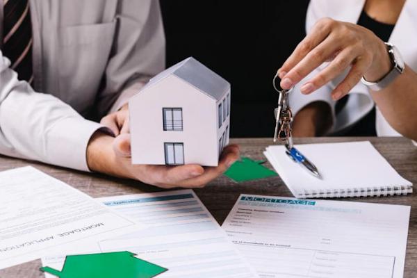 Cần làm văn bản cam kết tài sản riêng trước hay sau khi mua đất?
