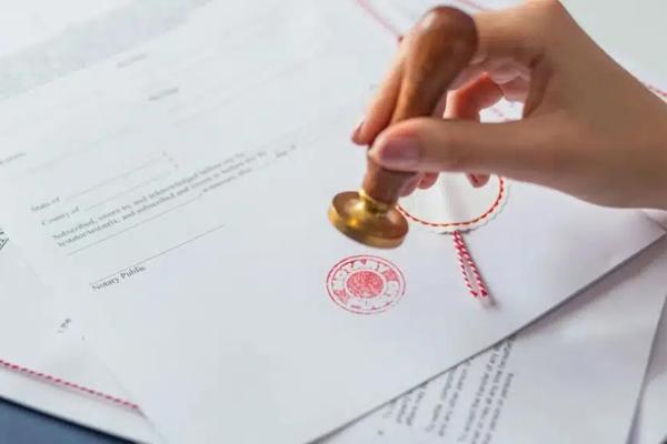Công chứng là gì? Vai trò và chức năng của công chứng viên