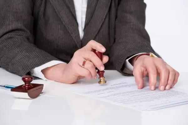 Hợp đồng mua bán đã công chứng có đòi lại được không?