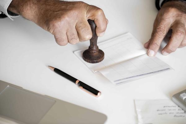 Công chứng là gì? Tại sao phải công chứng, chứng thực?