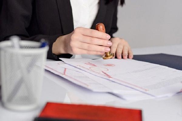 Phân biệt văn bản công chứng và chứng thực như thế nào?
