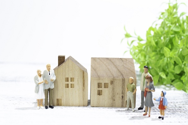 Thừa kế thế vị là gì? Ai thuộc hàng thừa kế thứ nhất, 2, 3?