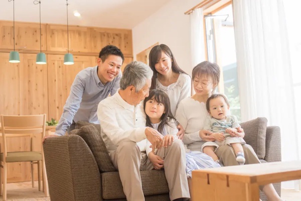 Thừa kế thế vị là gì? Ai thuộc hàng thừa kế thứ nhất, 2, 3?
