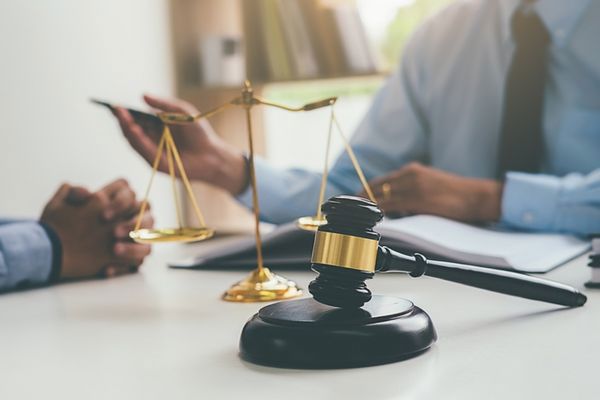 Lý do đổi tên thừa phát lại thành thừa hành viên