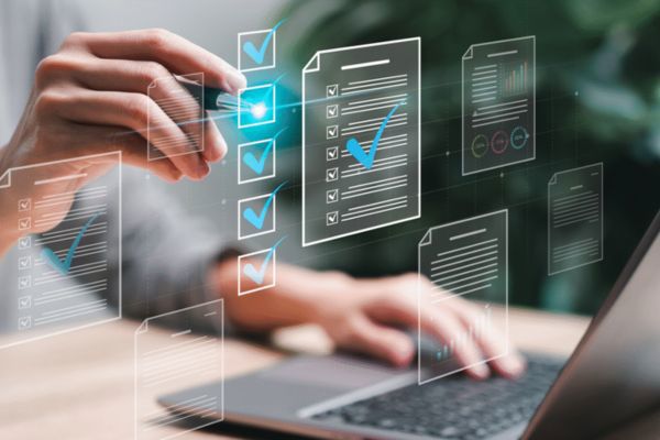 Đổi mới chế độ công vụ với công chức