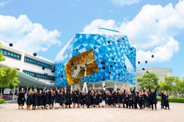 Danh sách 13 Đại học ở Việt Nam