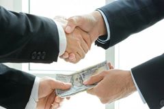 Thẩm quyền chấp thuận chủ trương đầu tư theo Luật số 143/2025/QH15