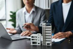 Hoàn thiện quy định về Quản lý nhà chung cư: Đề xuất sửa đổi Luật Nhà ở và Luật Kinh doanh Bất động sản