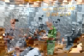 Trưởng văn phòng công chứng bị bắt vì liên quan đến đất đai