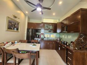 Bán gấp nhà ngõ 106 Hoàng Quốc Việt