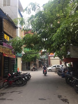 Bán nhà mặt phố Trâu Quỳ, 76m² x 4T, MT5m8, 10 tỷ 8