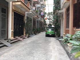 Biệt thự Đông Nam KĐT Việt Hưng, 200m x 4 tầng, 30 tỷ hơn