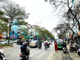 Mặt phố vip Đào Tấn, mặt tiền rộng 6m kinh doanh