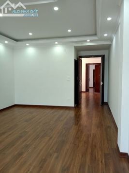 Bán nhà mặt phố Cầu Bươu, Hà Đông 70m2x7T, Giá 11 tỉ