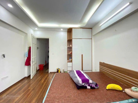 Phố Thành Thái, Cầu Giấy, sát công viên, góc 2 thoáng