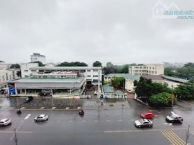 Bán nhà mặt phố Nghi Tàm Tây Hồ, 6 tầng thang máy 145m2