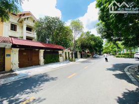 Bán Gấp Biệt Thự KĐT Dịch Vọng Cầu Giấy, Lô góc, đẳng cấp