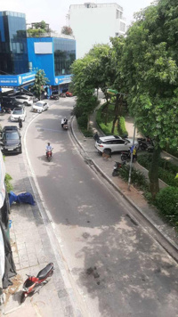Mặt phố Trích Sài 105m2, nhà mới, lô góc, thang máy