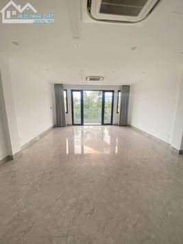 Mặt phố Nguyễn Đình Hoàn Cầu Giấy, thang máy, kinh doanh