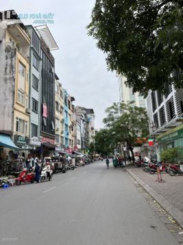 Bán nhà mặt phố Phan Văn Trường, Cầu Giấy, 63m2x7T, 32 tỷ