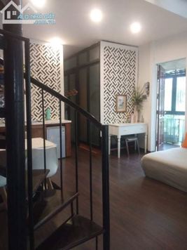 Mặt phố Hàng Vôi vip, vài bước chân ra Hồ Gươm, vỉa hè rộng