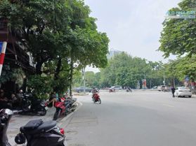 Mặt phố Giang Văn Minh, 5 tầng, vỉa hè kinh doanh sầm uất