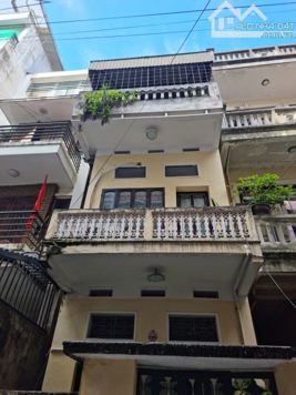 Bán nhà mặt phố Ngũ Xã, Ba Đình, gần hồ Trúc Bạch, giá 19 tỷ