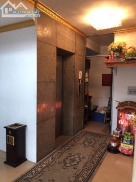 Bán nhà mặt phố Văn Cao, DT 44m, 5 tầng, MT 5m, giá 21.5 tỷ