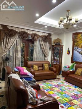 Bán nhà mặt phố Hoàng Hoa Thám Hà Đông, vị trí kinh doanh