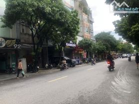 Bán nhà mặt phố Nguyễn Thái Học kinh doanh vỉa hè rộng