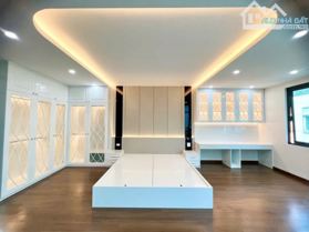 Bán nhà Lô góc Mặt đường đôi Văn Phú, Hà Đông, vỉa hè rộng