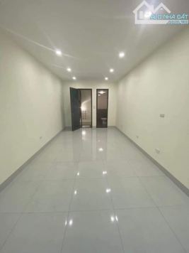 Bán nhà mặt phố Hoàng Văn Thái 62m2, 7 tầng, mặt tiền 5,2m