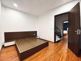 Bán nhà Lạc Long Quân, Cầu giấy, ô tô, 2 mặt thoáng, 50m2