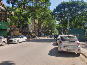 Bán nhà mặt hồ Đền Lừ 2 Hoàng Mai 180m2 xây 3 tầng mặt tiền