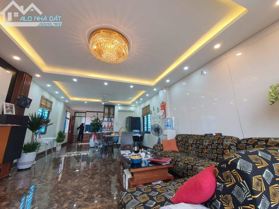 Bán nhà mặt phố 8-3, Q. Hai Bà Trưng, lô góc kinh doanh