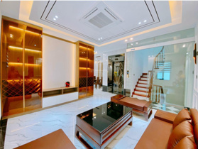 Bán nhà Phố Trạm * 38 m2 5 tầng 3,95 tỷ * nhà đẹp