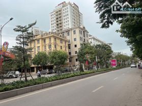 Bán nhà Mặt Phố Lạc Long Quân, gần Lotte Tây Hồ 40m2