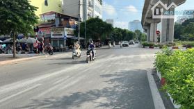 Bán gấp nhà mặt phố Minh Khai - 117m2 – vỉa hè cực rộng