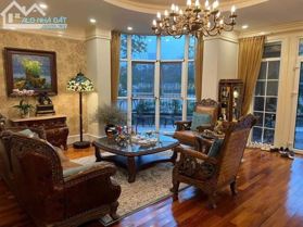 Bán nhà mặt phố Trịnh Công Sơn, 5 tầng kinh doanh, vỉa hè