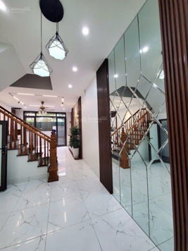 Bán nhà mặt phố Khâm Thiên khu trung tâm Hà Nội. DT 36m2