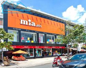 Mặt phố Dịch Vọng Hậu, mặt tiền 10m, vỉa hè kinh doanh