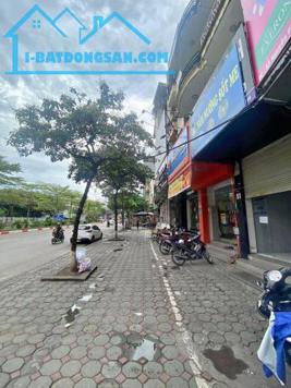 Bán nhà mặt phố Nguyễn Phong Sắc, kinh doanh hái ra tiền