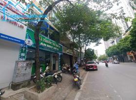 Tòa văn phòng mặt phố Trần Kim Xuyến, 6 tầng thông sàn