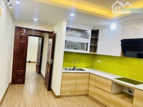 Bán nhà mặt phố Đê La Thành 32m2 X 6 tầng kinh doanh