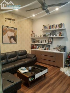 Bán nhà mặt phố Ô Chợ Dừa kinh doanh đa dạng nhỉnh 30 tỷ