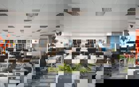  Bán tòa nhà văn phòng mặt phố Võ Văn Dũng view hồ